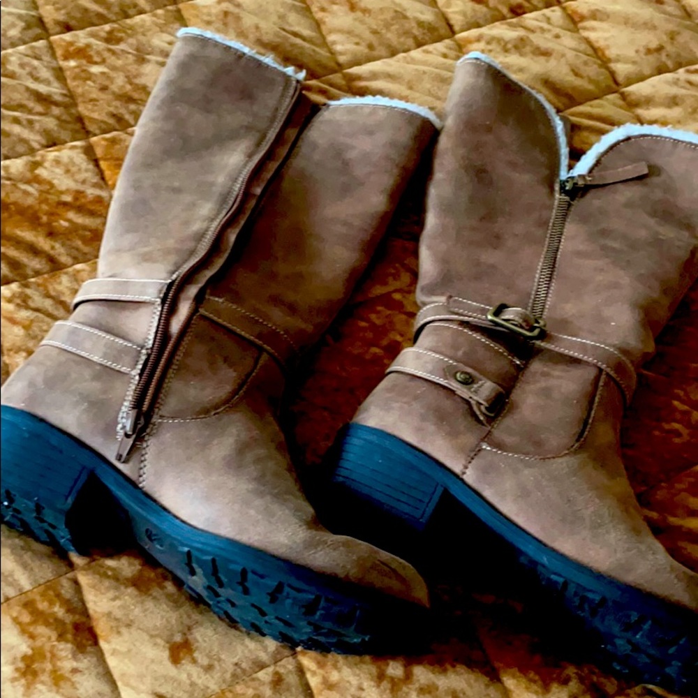 Size 8.5 boots